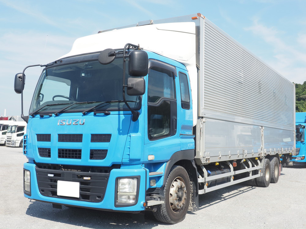 いすゞ ギガ ウイング車 大型 QKG-CYY77AY 年式 H26[写真01]