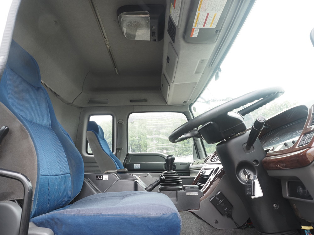 いすゞ ギガ トラクタ 大型 QKG-EXD52AD 年式 H27[写真18]