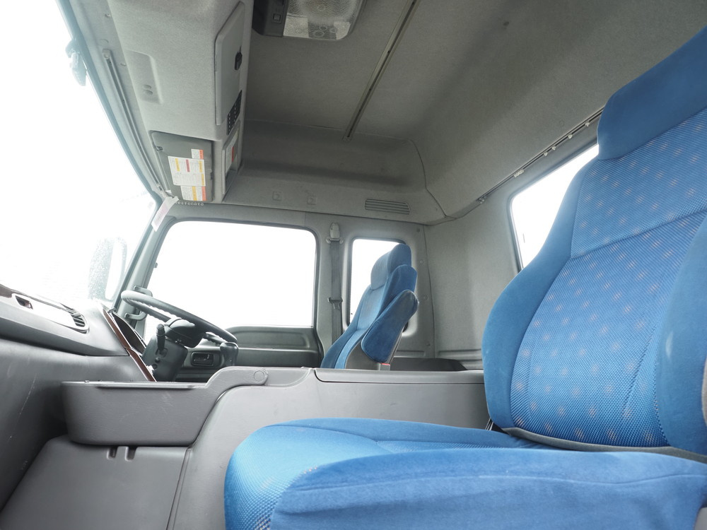 いすゞ ギガ トラクタ 大型 QKG-EXD52AD 年式 H27[写真25]