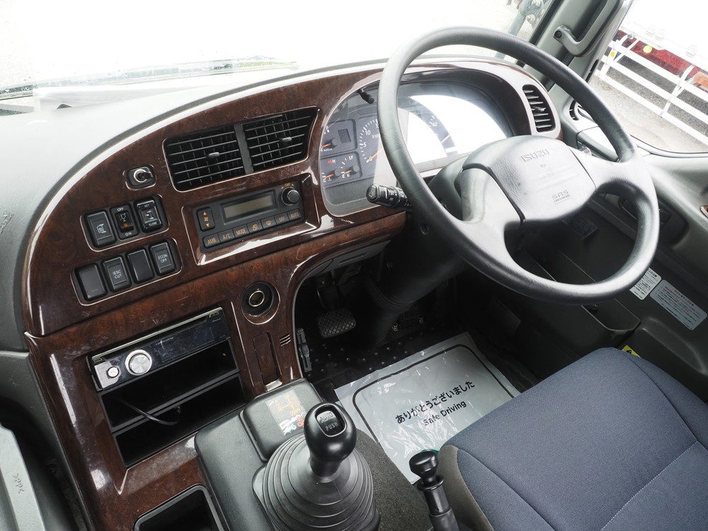 いすゞ ギガ トラクタ 大型 QKG-EXD52AD 年式 H27[写真19]
