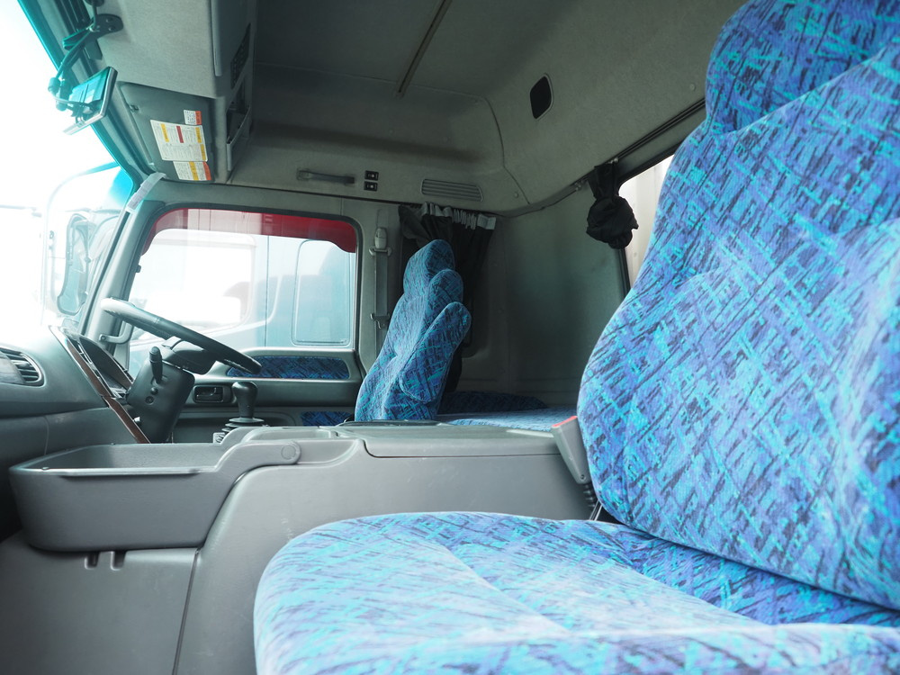 いすゞ ギガ 冷凍ウイング 大型 QKG-CYJ77A 年式 H28[写真43]