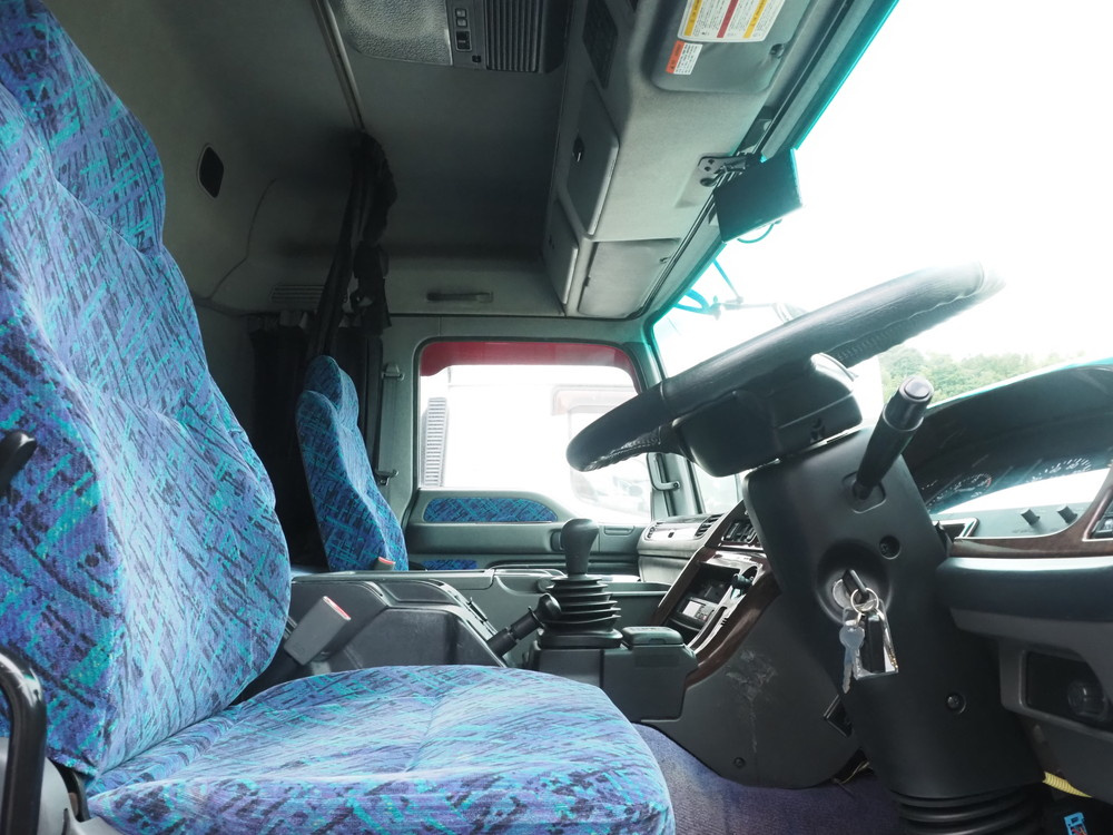 いすゞ ギガ 冷凍ウイング 大型 QKG-CYJ77A 年式 H28[写真34]