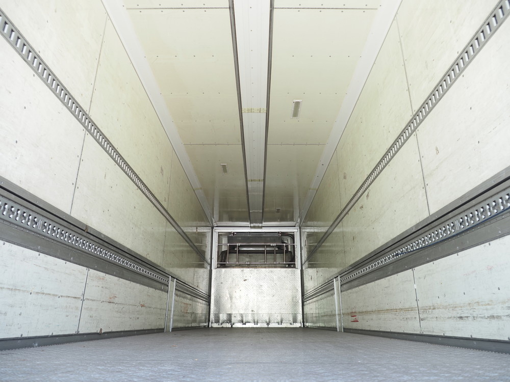 いすゞ ギガ 冷凍ウイング 大型 QKG-CYJ77B 年式 H29[写真28]