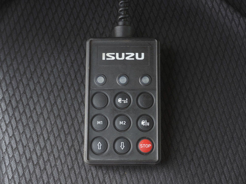 いすゞ ギガ 冷凍ウイング 大型 QKG-CYJ77B 年式 H29[写真36]