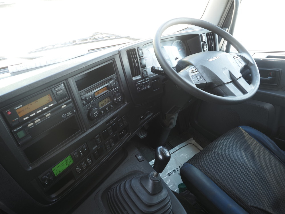 いすゞ ギガ 冷凍ウイング 大型 QKG-CYJ77B 年式 H29[写真34]