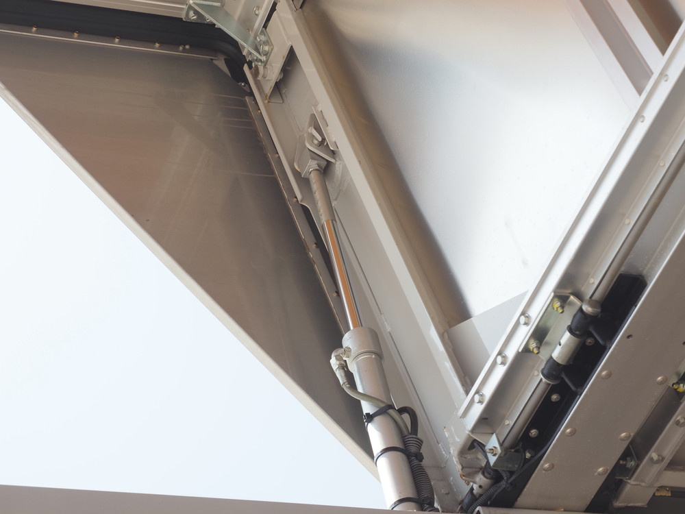 いすゞ フォワード ウイング車 中型 TKG-FRR90T2 年式 H28[写真17]