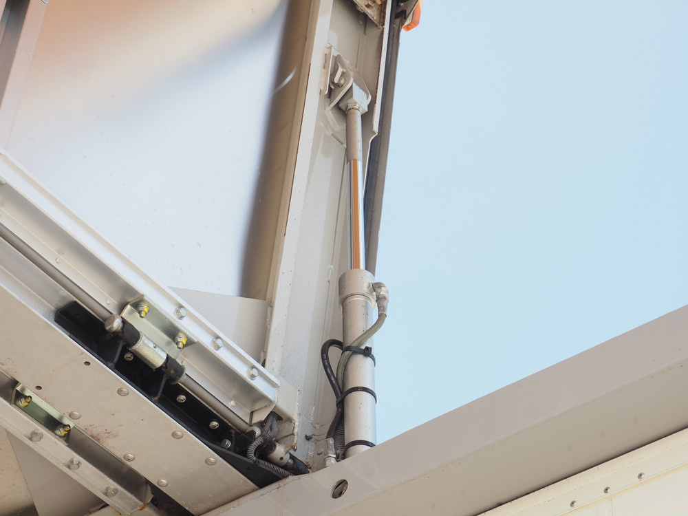 いすゞ フォワード ウイング車 中型 TKG-FRR90T2 年式 H28[写真18]