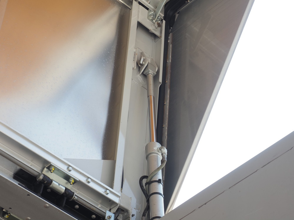 いすゞ フォワード ウイング車 中型 TKG-FRR90T2 年式 H28[写真12]