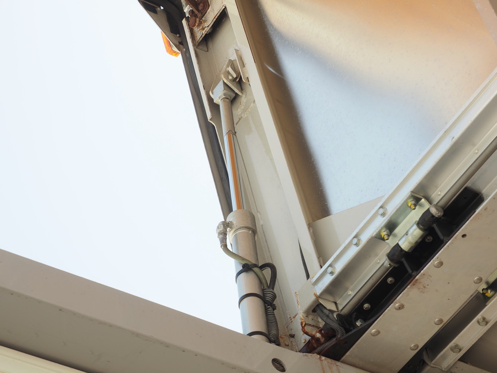 いすゞ フォワード ウイング車 中型 TKG-FRR90T2 年式 H28[写真13]