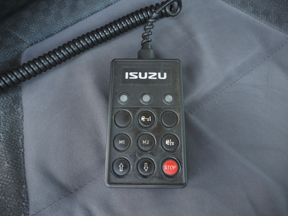 いすゞ フォワード 冷凍バン 中増t LKG-FTR90T2 年式 H25[写真29]