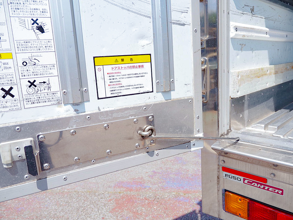 三菱ふそう キャンター 冷凍バン 小型 TPG-FEB80 年式 H29[写真20]