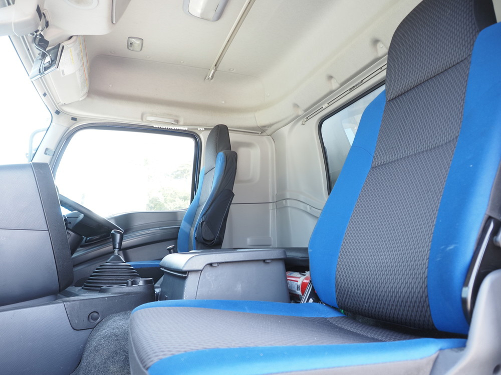 いすゞ ギガ ウイング車 大型 2PG-CYJ77C 年式 H29[写真37]