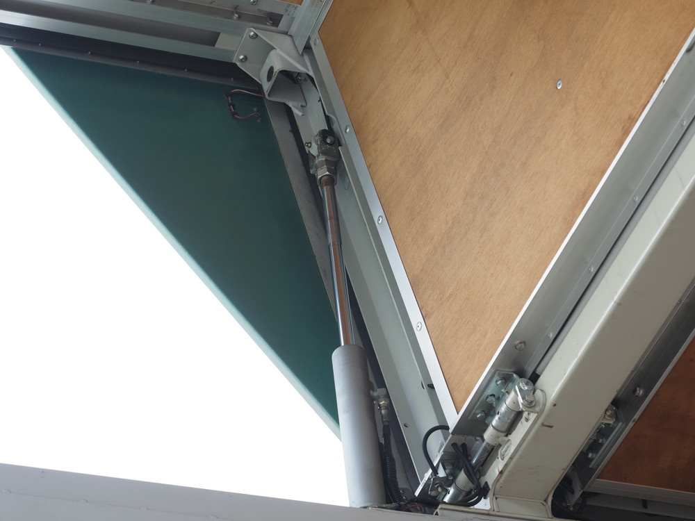 三菱ふそう スーパーグレート ウイング車 大型 QPG-FS64VZ 年式 H28[写真18]