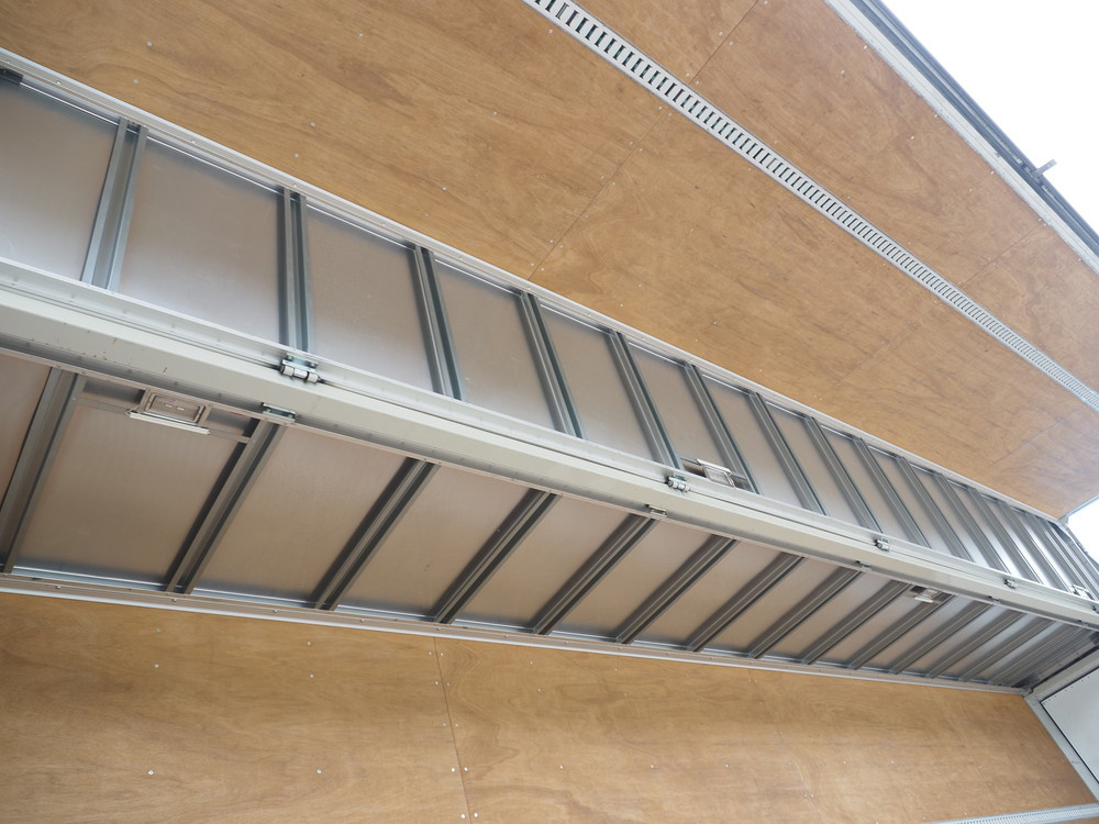 いすゞ ギガ ウイング車 大型 QKG-CYJ77A 年式 H26[写真21]