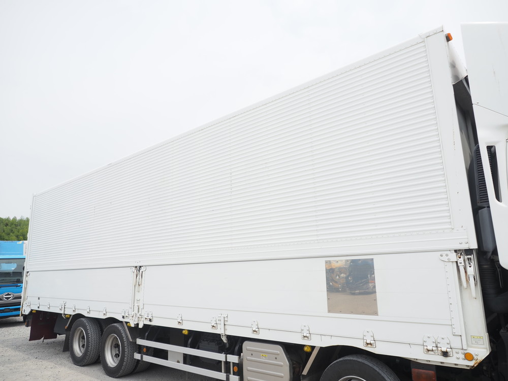 いすゞ ギガ ウイング車 大型 QKG-CYJ77A 年式 H26[写真09]