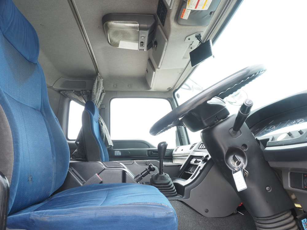 いすゞ ギガ ウイング車 大型 QKG-CYJ77A 年式 H26[写真30]