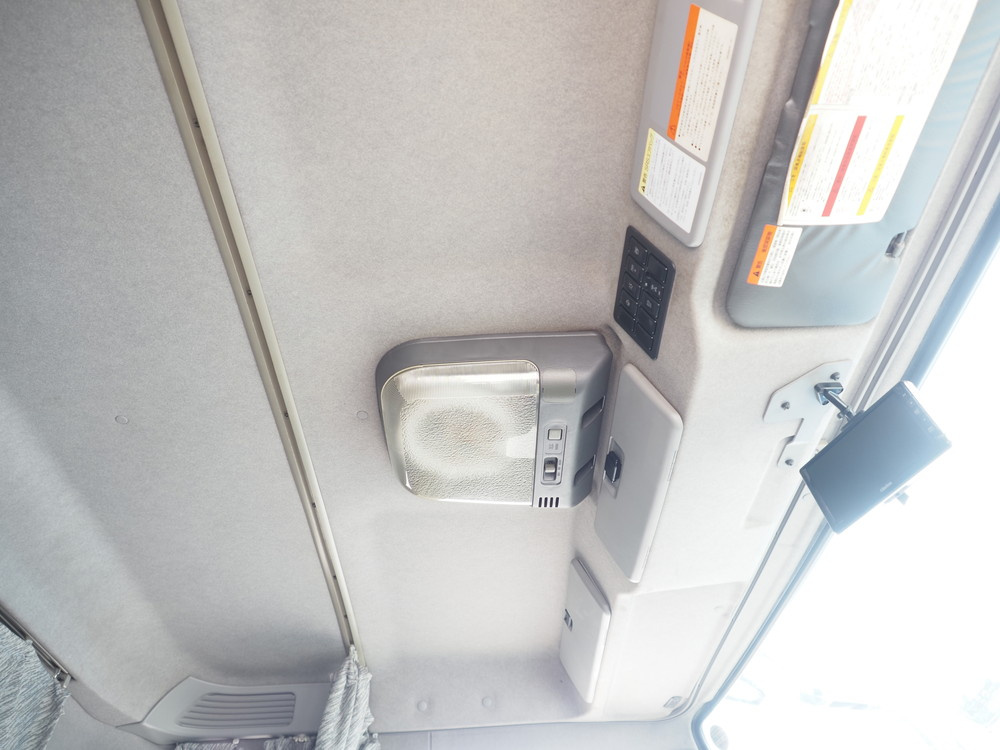 いすゞ ギガ ウイング車 大型 QKG-CYJ77A 年式 H26[写真38]