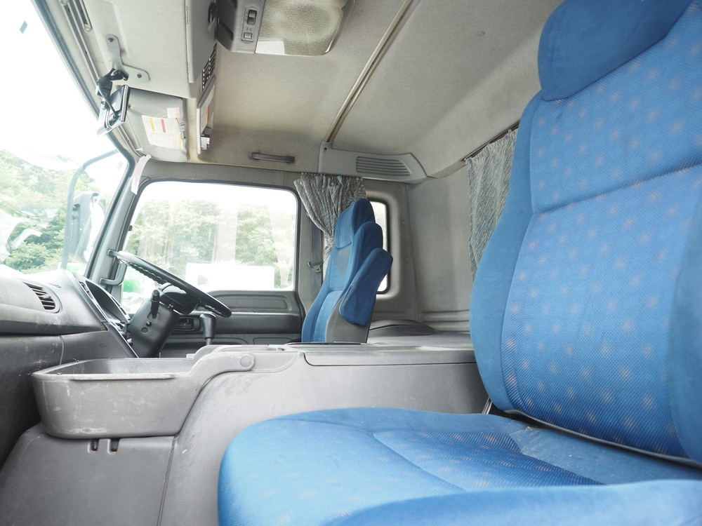 いすゞ ギガ ウイング車 大型 QKG-CYJ77A 年式 H26[写真39]