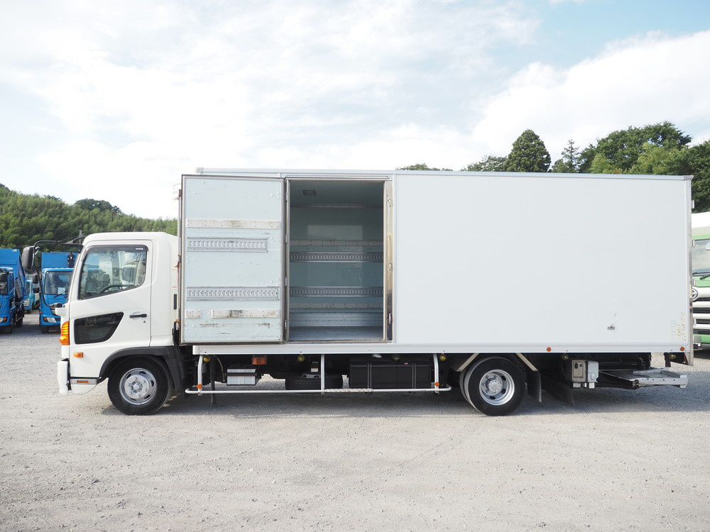日野 レンジャープロ 冷凍バン 中型 TKG-FC9JKAG 年式 H29[写真15]