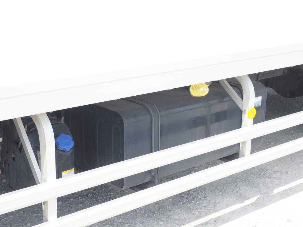 いすゞ フォワード 冷凍バン 中型 2PG-FRR90S2 年式 H30[写真12]