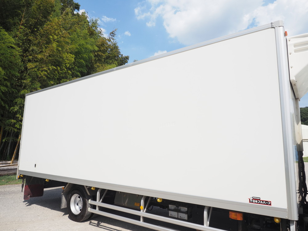 いすゞ フォワード 冷凍バン 中型 2PG-FRR90S2 年式 H30[写真09]