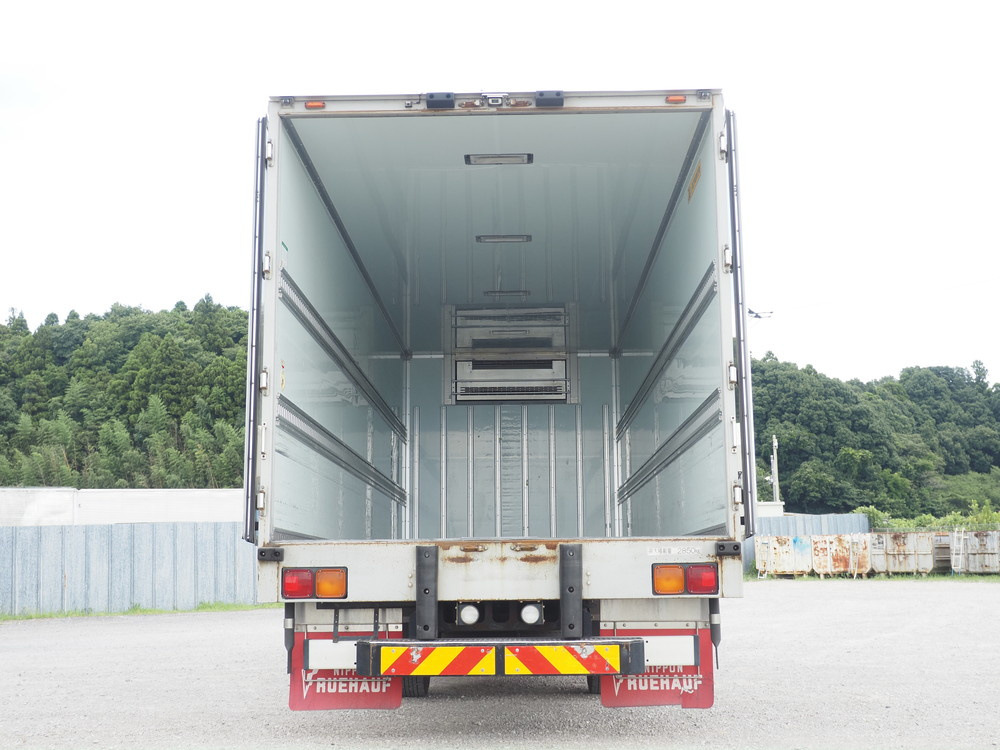 いすゞ フォワード 冷凍バン 中型 2PG-FRR90S2 年式 H30[写真13]