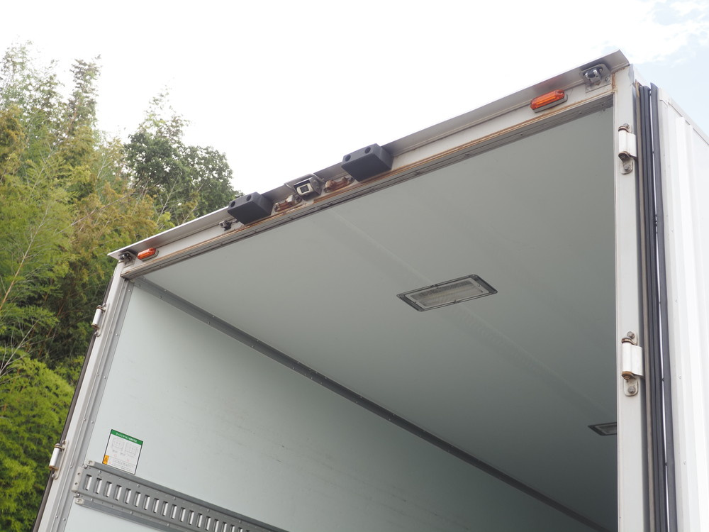 いすゞ フォワード 冷凍バン 中型 2PG-FRR90S2 年式 H30[写真14]