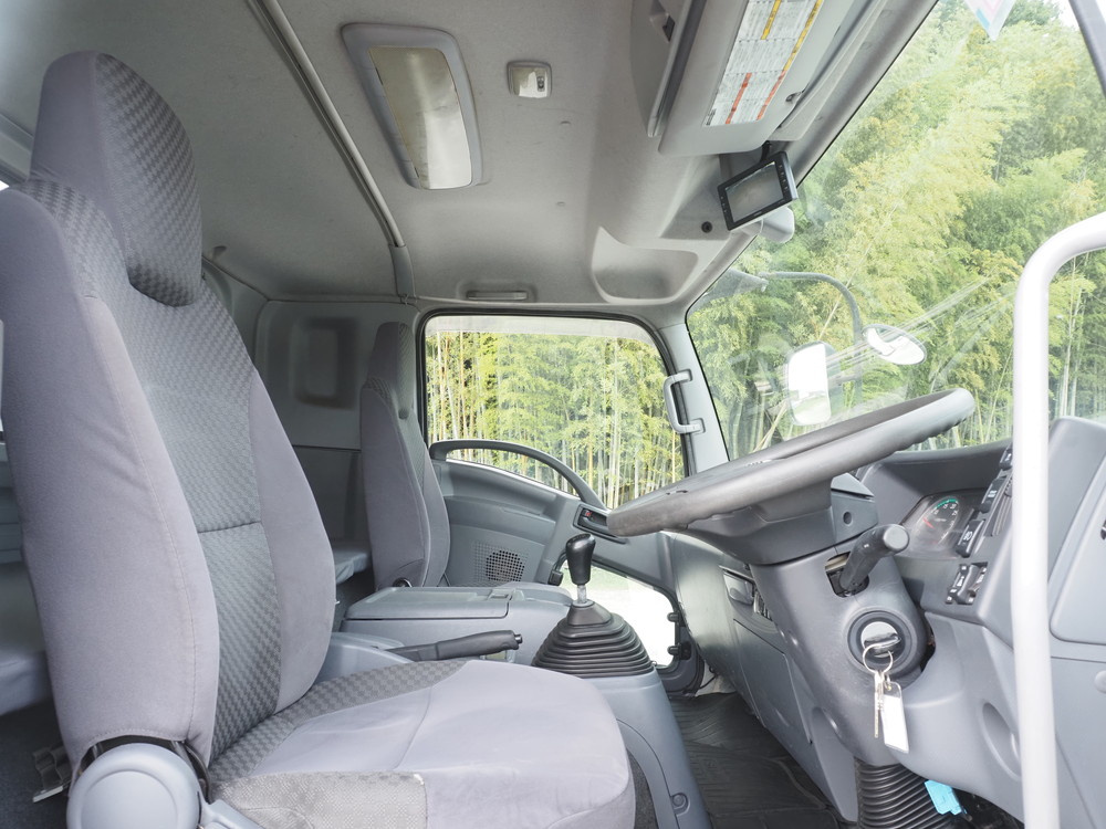 いすゞ フォワード 冷凍バン 中型 2PG-FRR90S2 年式 H30[写真20]
