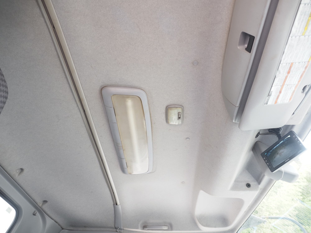 いすゞ フォワード 冷凍バン 中型 2PG-FRR90S2 年式 H30[写真27]