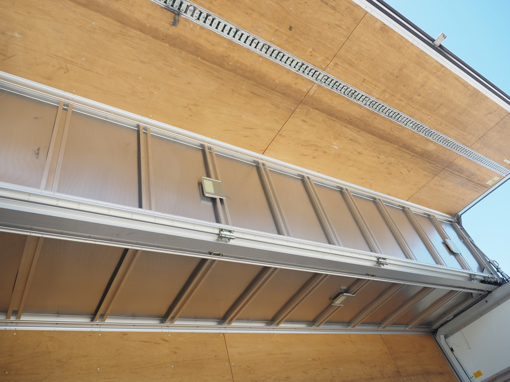 いすゞ フォワード ウイング車 中型 TKG-FRR90S2 年式 H28[写真21]