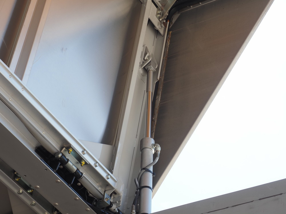 いすゞ フォワード ウイング車 中型 TKG-FRR90S2 年式 H28[写真12]