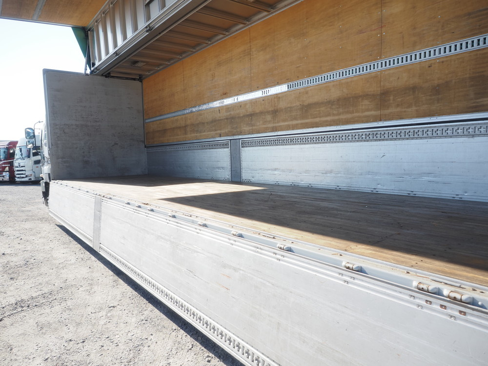 いすゞ ギガ ウイング車 大型 QKG-CYJ77A 年式 H27[写真17]