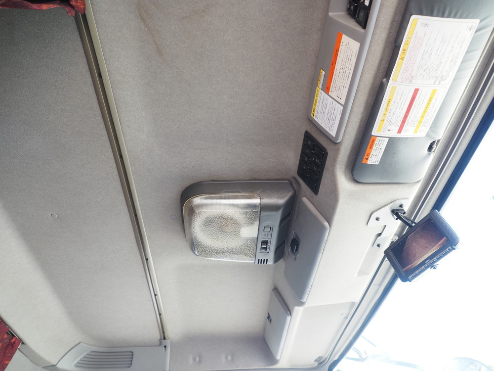 いすゞ ギガ ウイング車 大型 QKG-CYJ77A 年式 H27[写真34]