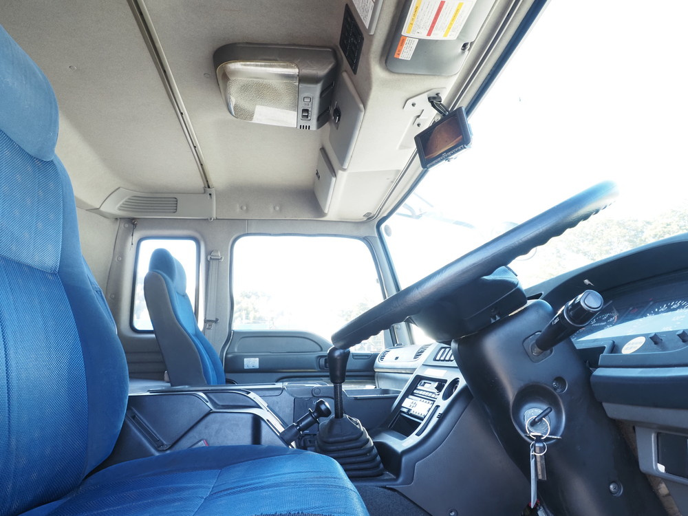 いすゞ ギガ ウイング車 大型 QKG-CYJ77A 年式 H27[写真26]