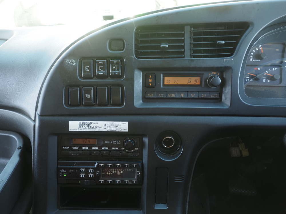 いすゞ ギガ ウイング車 大型 QKG-CYJ77A 年式 H27[写真30]