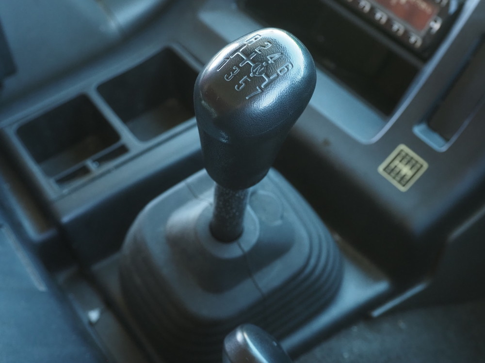 いすゞ ギガ ウイング車 大型 QKG-CYJ77A 年式 H27[写真29]