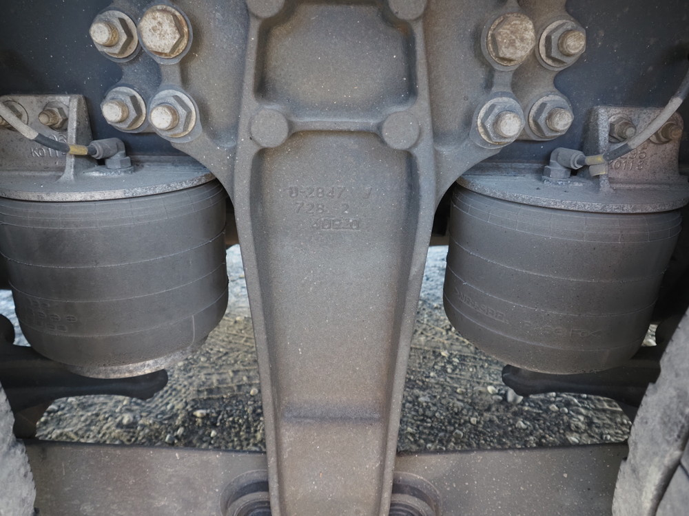 いすゞ ギガ ウイング車 大型 QKG-CYJ77A 年式 H27[写真37]