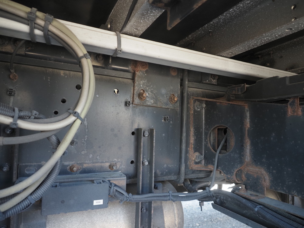 いすゞ ギガ ウイング車 大型 QKG-CYJ77A 年式 H27[写真38]