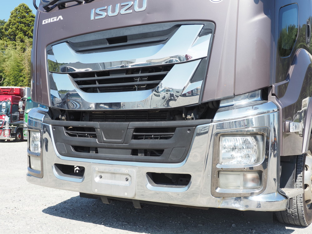 いすゞ ギガ 冷凍ウイング 大型 QKG-CYJ77B 年式 H29[写真09]