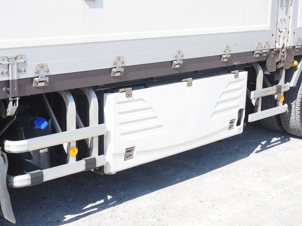 いすゞ ギガ 冷凍ウイング 大型 QKG-CYJ77B 年式 H29[写真17]