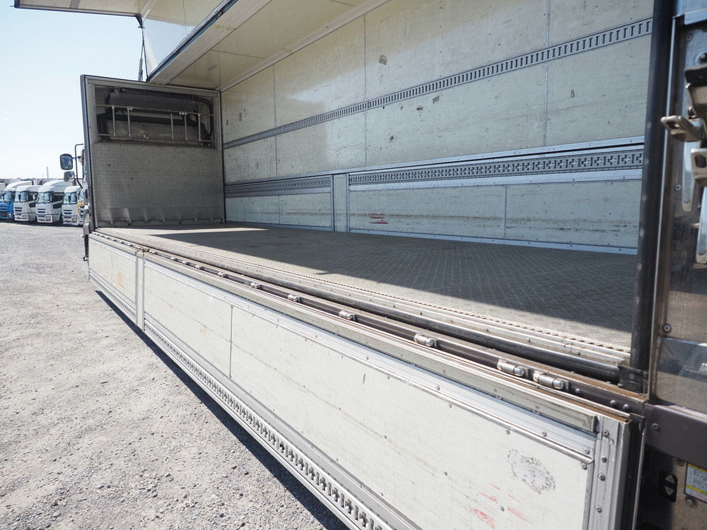 いすゞ ギガ 冷凍ウイング 大型 QKG-CYJ77B 年式 H29[写真21]