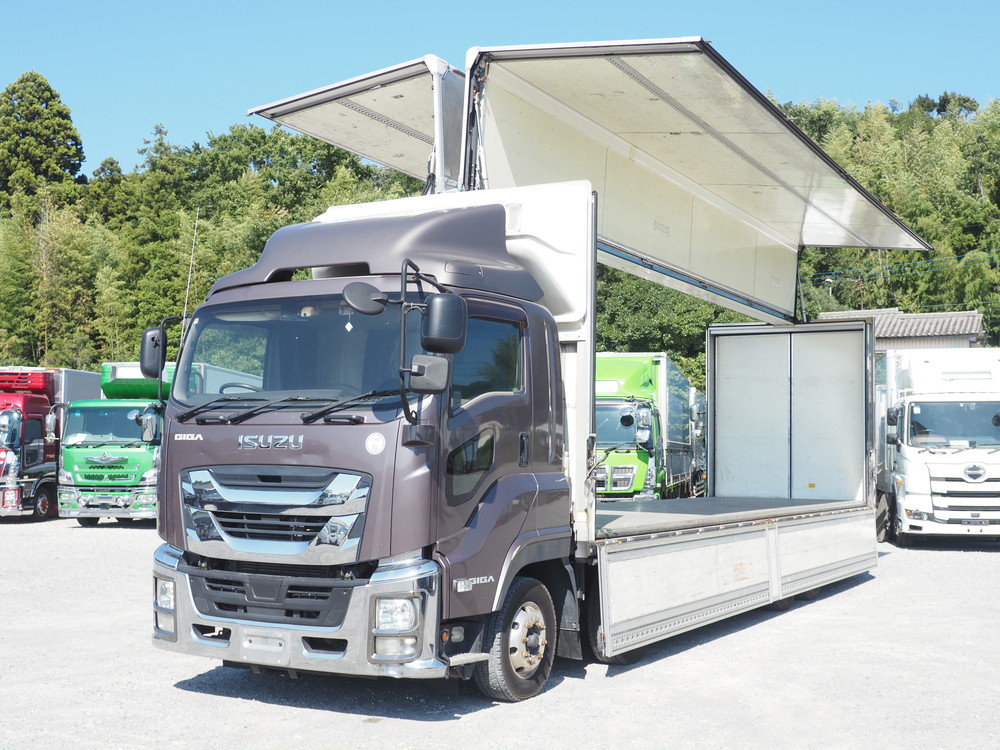 いすゞ ギガ 冷凍ウイング 大型 QKG-CYJ77B 年式 H29[写真03]
