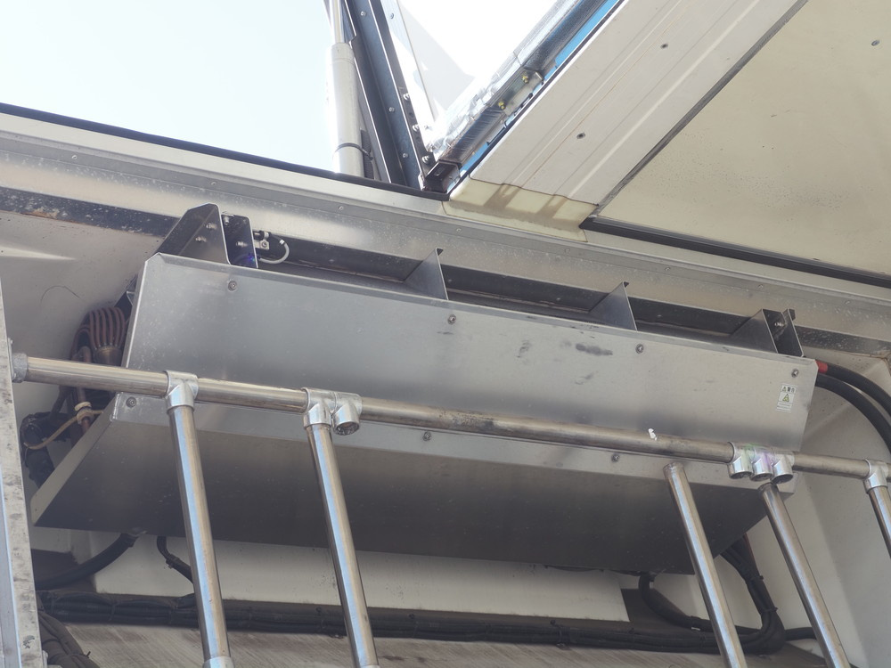 いすゞ ギガ 冷凍ウイング 大型 QKG-CYJ77B 年式 H29[写真30]