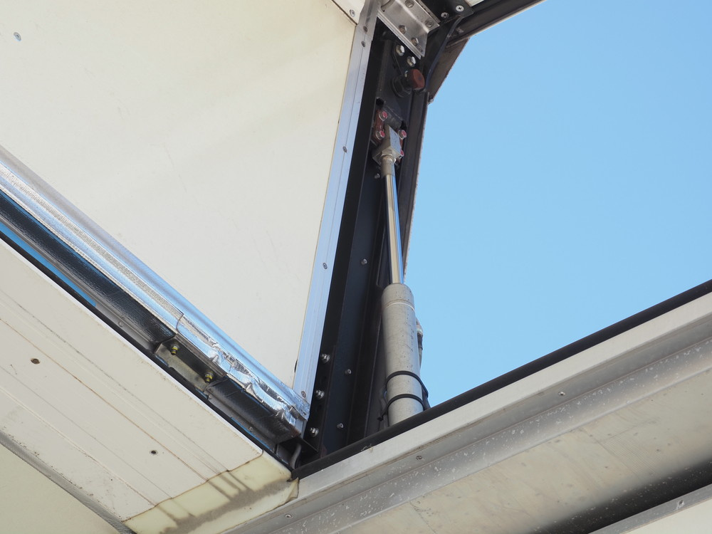 いすゞ ギガ 冷凍ウイング 大型 QKG-CYJ77B 年式 H29[写真20]