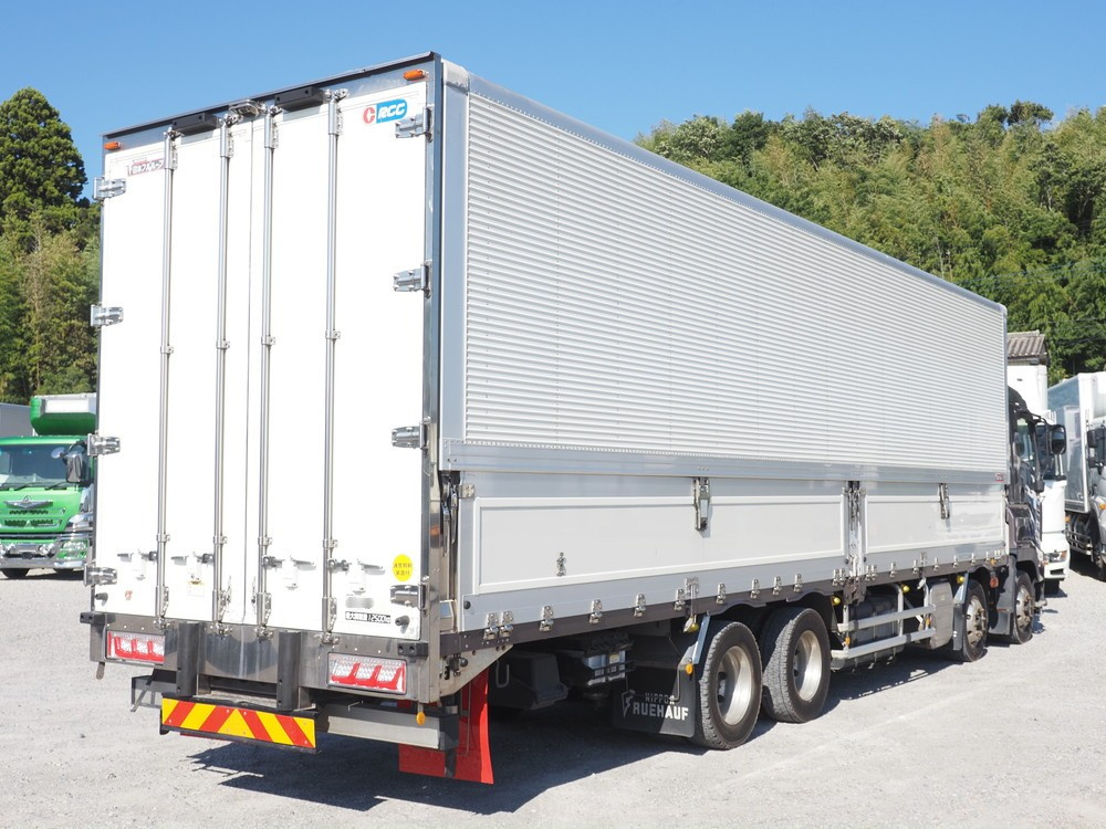 いすゞ ギガ 冷凍ウイング 大型 QKG-CYJ77B 年式 H29[写真06]