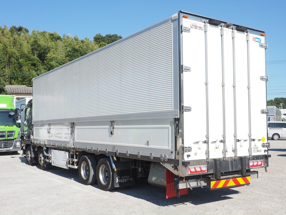 いすゞ ギガ 冷凍ウイング 大型 QKG-CYJ77B 年式 H29[写真08]