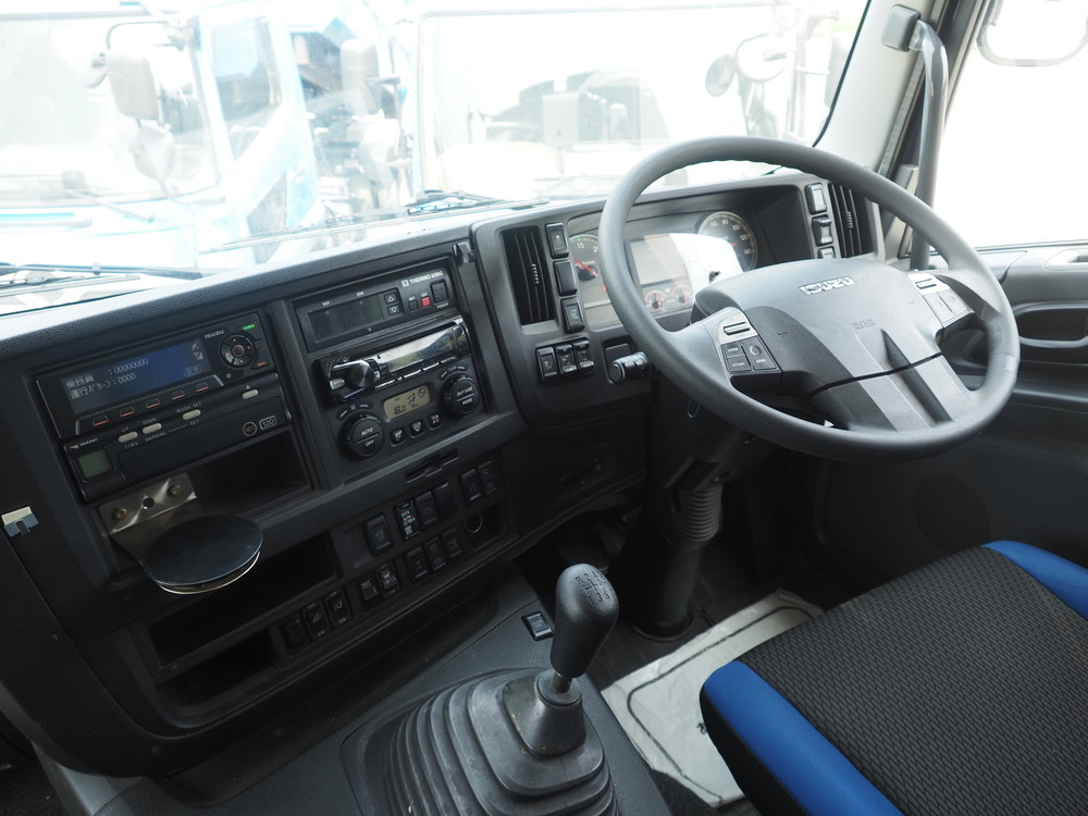 いすゞ ギガ 冷凍ウイング 大型 2KG-CYY77C 年式 H30[写真38]