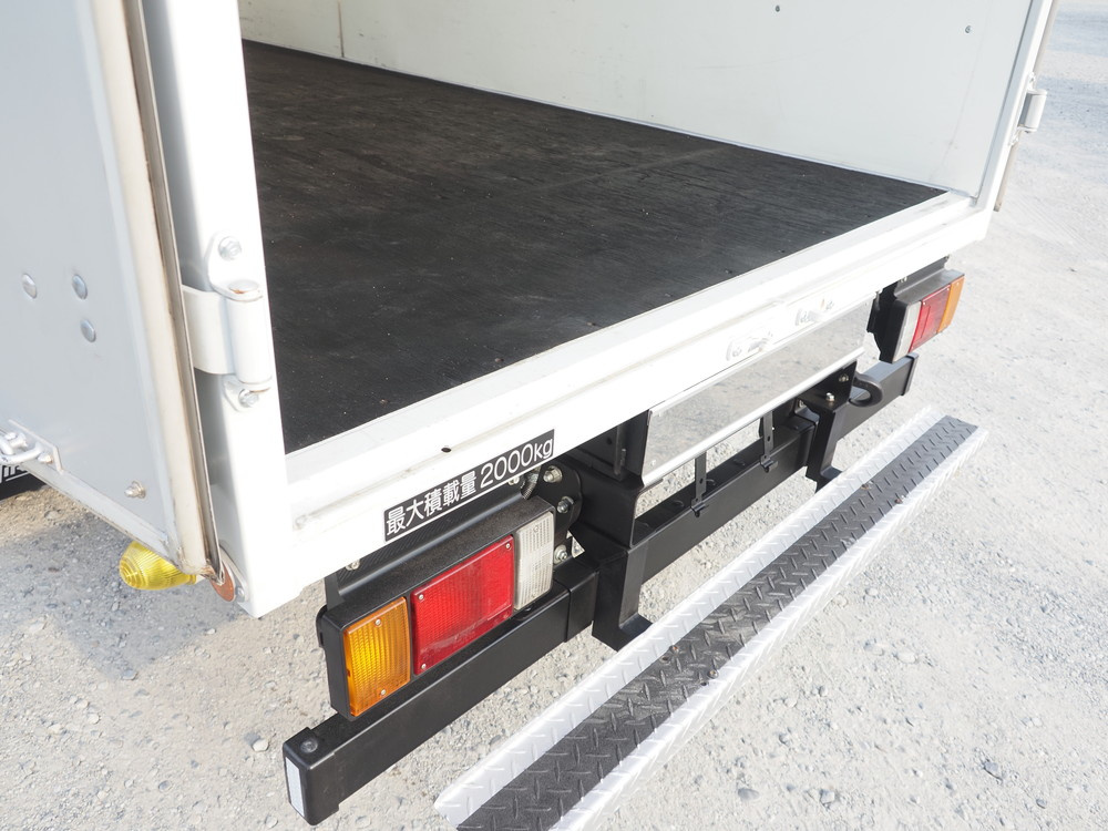 いすゞ エルフ バン車 小型 TRG-NLR85AN 年式 H29[写真15]