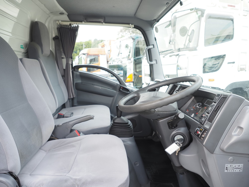 いすゞ エルフ バン車 小型 TRG-NLR85AN 年式 H29[写真21]