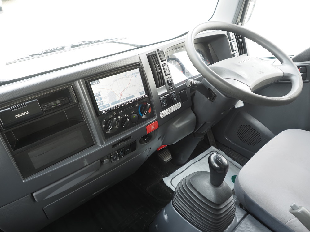 いすゞ エルフ バン車 小型 TRG-NLR85AN 年式 H29[写真23]